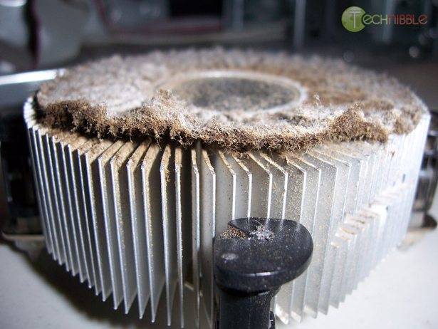 Computer heatsink blocked by cigarette tar and dust
